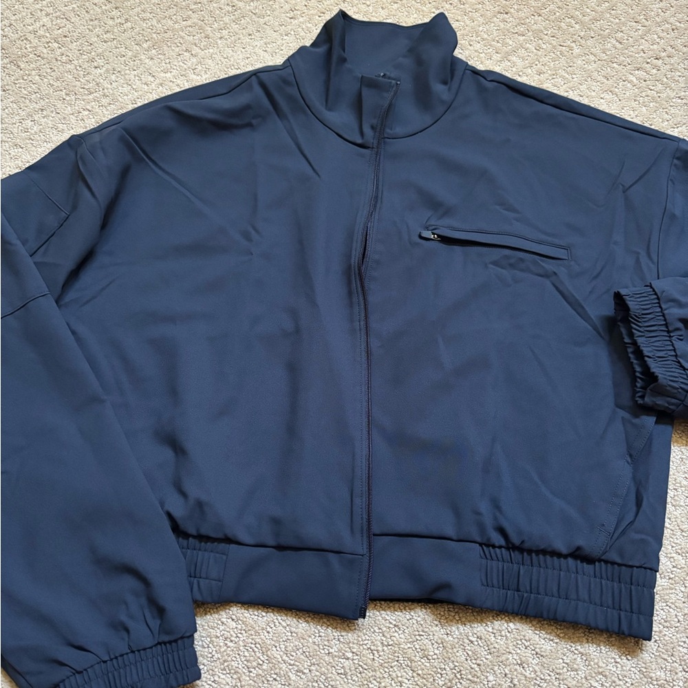 NWT Beyond Yoga Status Pocket Sleeve Cropped Jacket
